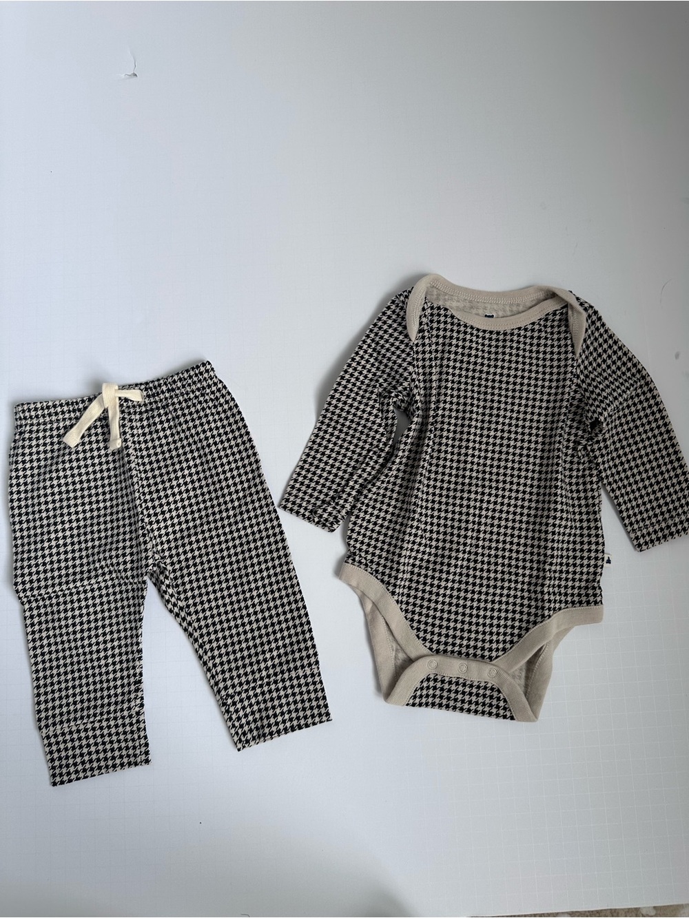 Baby GAP Houndstooth Long Sleeve Bodysuit and Matching Pants Brannan’s Favorites